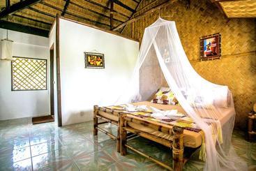 Coral Bay Beach And Dive Resort