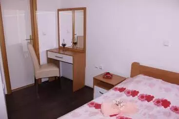 اقامتگاه Villa Sparadise
