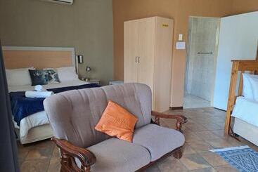 Amigos Bed & Breakfast   No Loadshedding