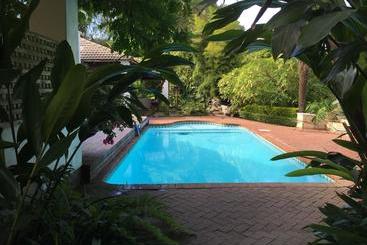 Bed and Breakfast The White Manor