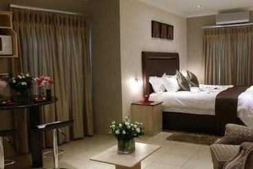 Hotel The Cycad Lodge & Chalets