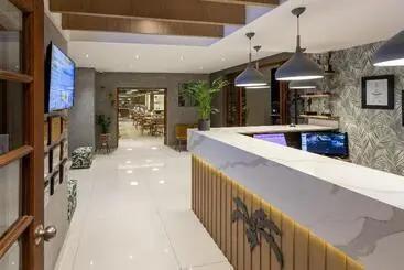 هتل The Cycad Lodge & Chalets