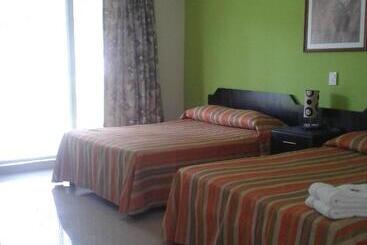 בית מלון כפרי Playa Azul