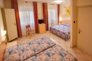 호텔 Sileoni Dépendance Villa Antonio