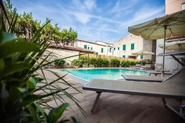 Отель Sileoni Dépendance Villa Antonio