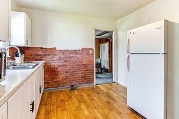 Vidéki Ház Bright Muncie Home W/ Yard ~ 2 Mi To Downtown!