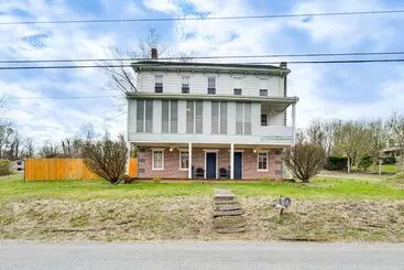 Mökkimajoitus Dutch Country River Haven Home   14 Mi To Skiing