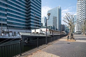 Luxury Canary Wharf House Boat