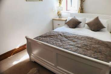 田舎風ホテル 2 Bed Barn Alton Towers Chatsworth Polars Peaks