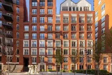 Luxury Apartment In Central London With Private Balcony
