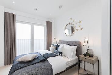 Luxury Apartment In Central London With Private Balcony