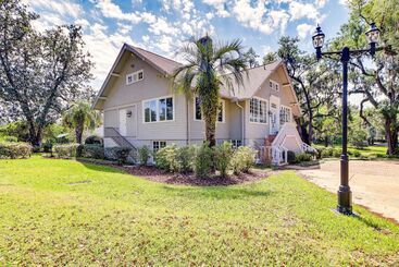 Landhus Opulent Ocala Mansion W/ Private Pool & Hot Tub!