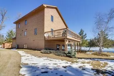 Mökkimajoitus Fire Pit + Lake View: Cozy Park Rapids Cabin