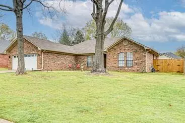 Landhus Pet Friendly Conway Home: 1 Mi To Hendrix College!