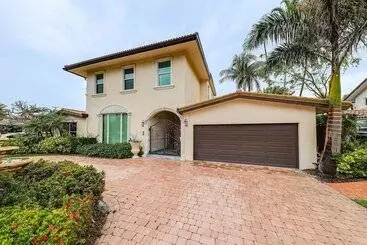 Mökkimajoitus Pool & Home Theater: Lighthouse Point Home!