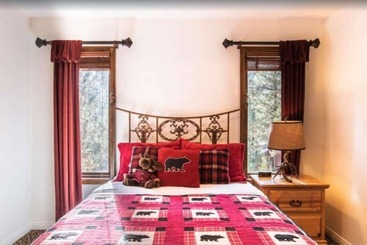 بيت ريفى Big Bear Castle By Avantstay Private Home In Great Big Bear Location W/ Hot Tub