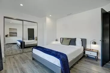 Mökkimajoitus Catalina By Avantstay Fully Remodeled Palm Springs Haven! Pool ! Permit#3432