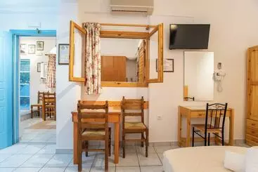 ペンション Room In Apartment   Comfort Double Or Twin Room Semi Basement