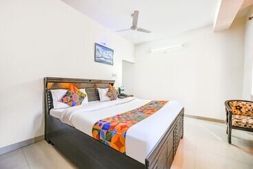 Fabhotel Ginger Grass