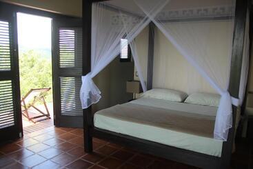 تختخواب و صبحانه El Respiro Ecolodge