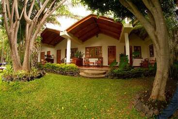 Отель Dos Mundos Panajachel