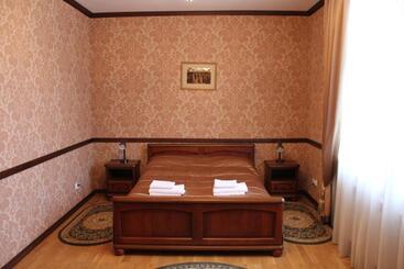 Hotel &restaurant Senator