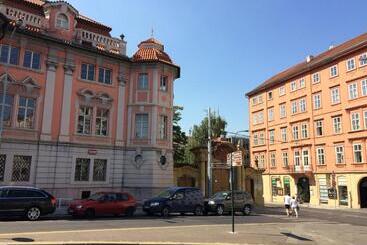 Charles Square Hostel