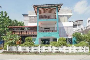 Отель Agra Lanka Beach Resort