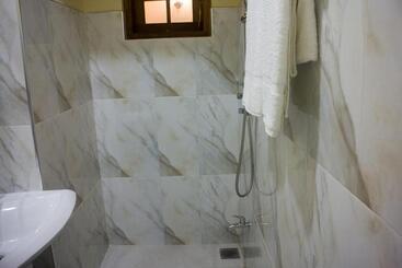 בית מלון כפרי Mount Valley & Yala Safari