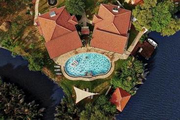 Kumudu Valley Resort