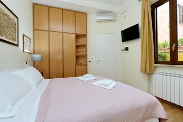 تختخواب و صبحانه Eats & Sheets Colosseo Hidden Gem