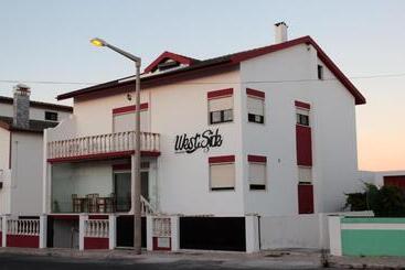 Hostel West Side Guesthouse