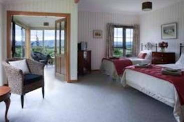 Bed and Breakfast Silver Peaks Lodge