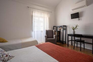 هاستل Burgos Guest House