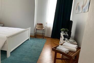 تختخواب و صبحانه Guest House Dieci Allo Zoo