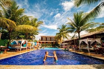 Hotel Pousada Tambazulik Beach Club