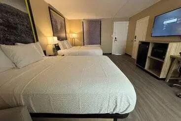 هتل Super 8 By Wyndham Corpus Christi Airport