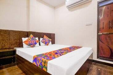 Hotel Fabexpress Neelam Palace