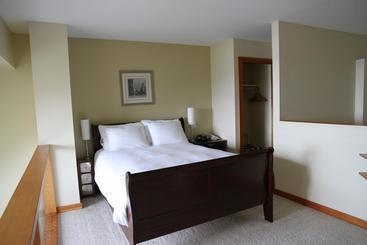 בית מלון כפרי Moon Water Lodge