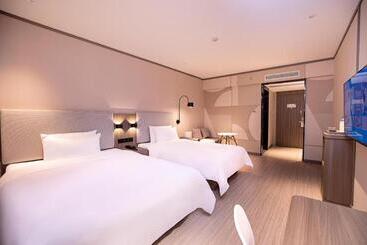 Hanting Hotel Xinxiang Yanjin Bus Station