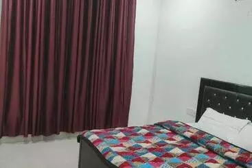Hotel Sarthak Villa & Restaurant