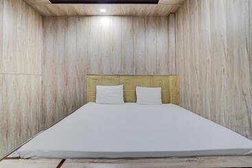 Oyo Hotel Aryawart Galaxy