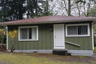 Malahat Bungalows Motel