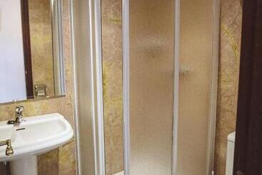 هاستل Hostal Plaza