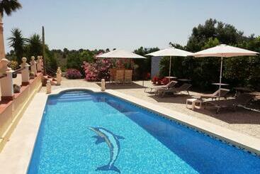 ベッドアンドブレックファースト La Promesa