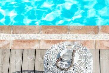 هتل Es Cel De Begur