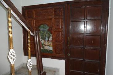 تختخواب و صبحانه Rams Inn