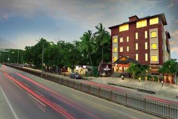 호텔 Green View Clarks Inn, Shimoga