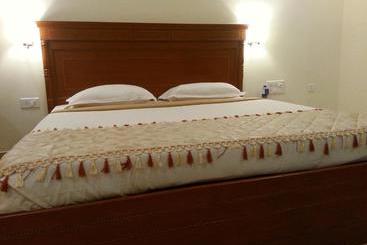 בית מלון כפרי Paramount Inn