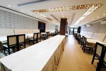 בית מלון כפרי Ss Palace